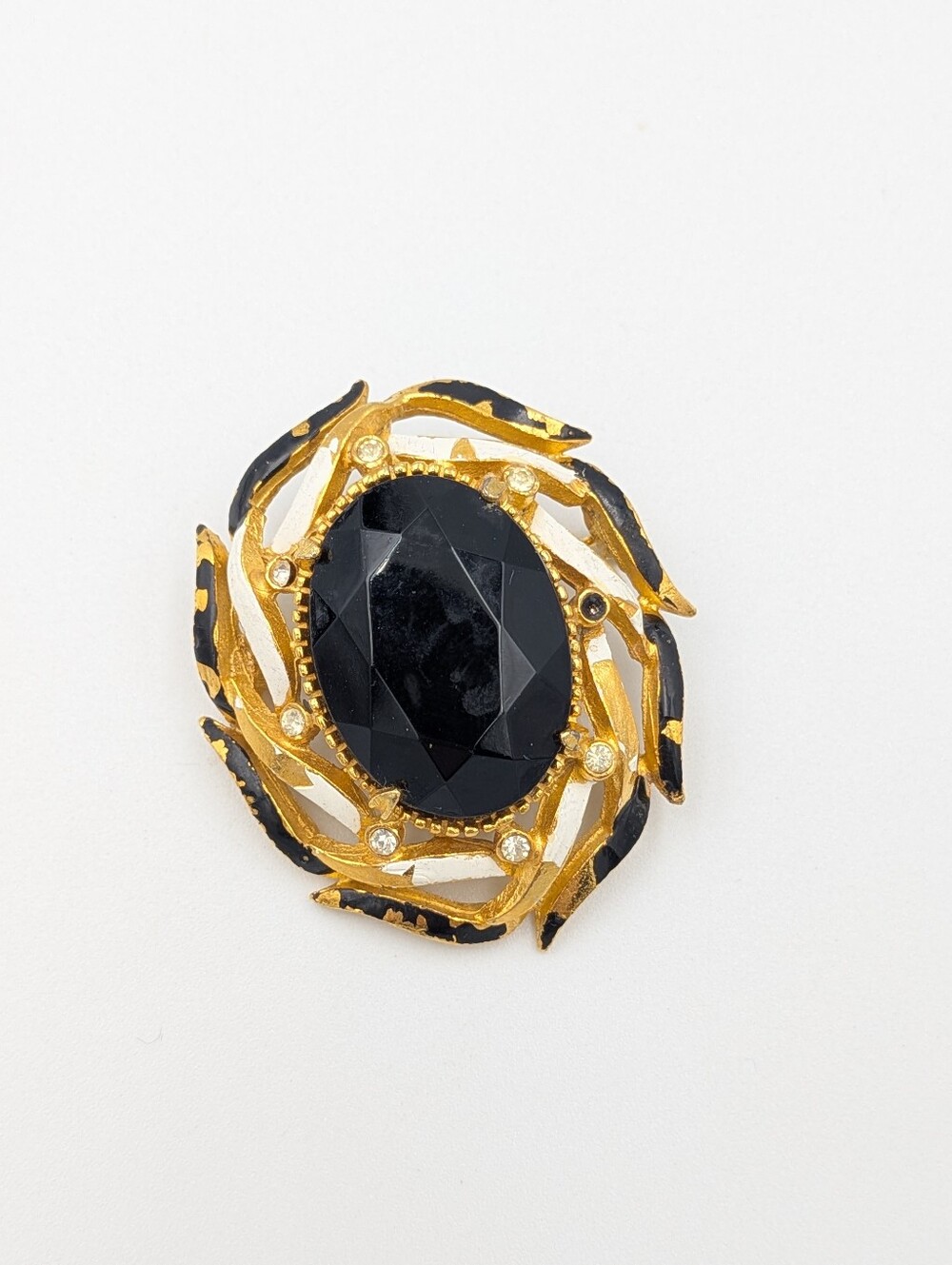 5/25$ Vintage signed rhinestone gold tone brooch pin READ